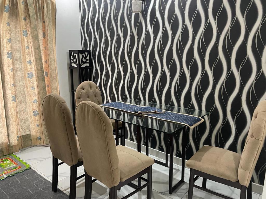 לאהור Grey Orchard Homestay - A Family Place מראה חיצוני תמונה